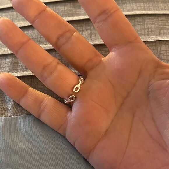 The Dainty Chain link Ring - Picture 4 of 6